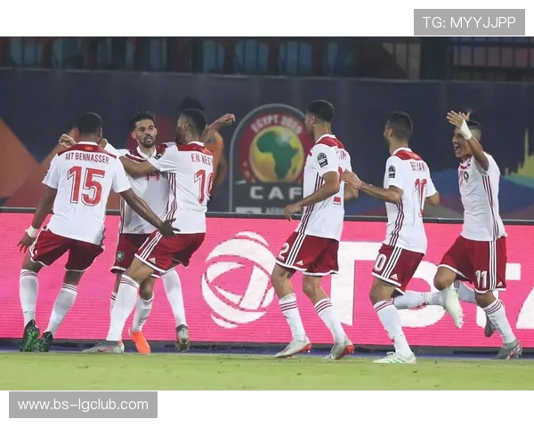 中非足球对抗南非足球精彩赛况分析与两队未来发展展望